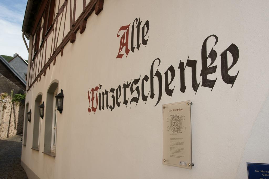 Alte Winzerschenke Hotel Bruttig-Fankel Bagian luar foto