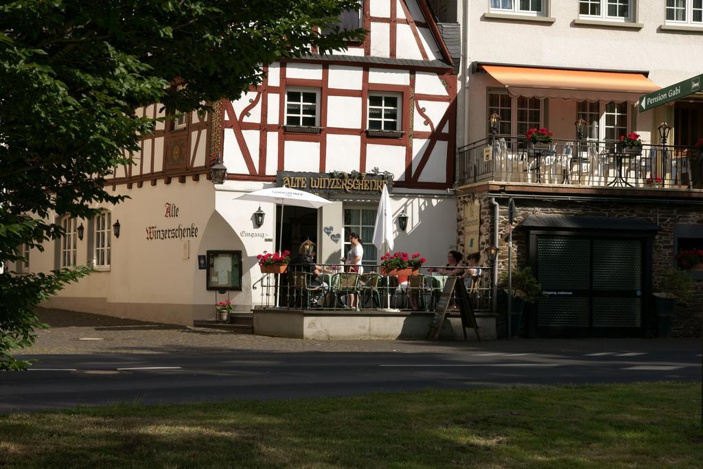 Alte Winzerschenke Hotel Bruttig-Fankel Bagian luar foto