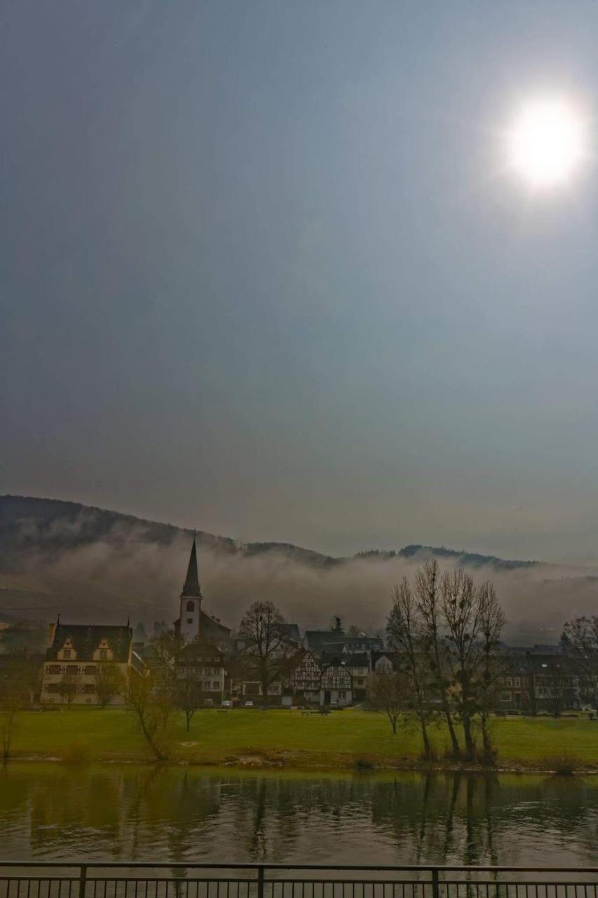 Alte Winzerschenke Hotel Bruttig-Fankel Bagian luar foto